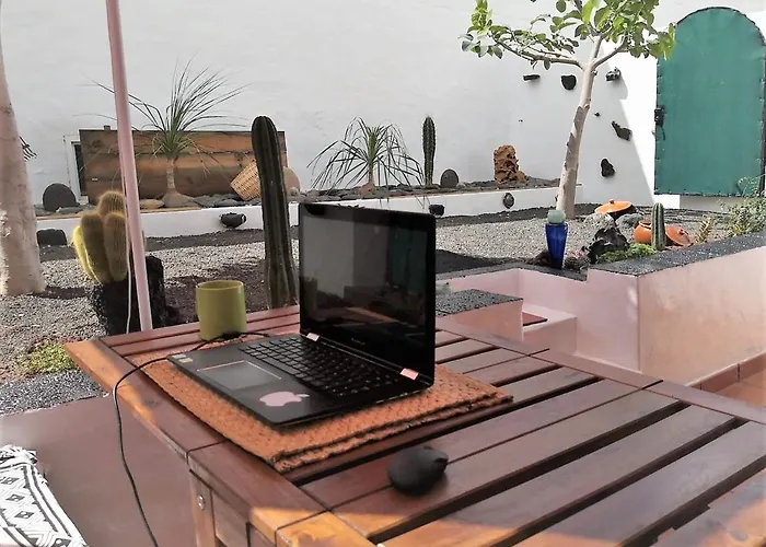 Budda House Puerto Del Carmen. * 티아즈