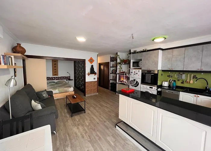 Budda House Puerto Del Carmen. * 蒂亚斯